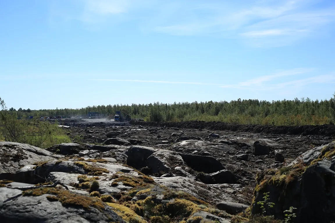 De bouwplaats van de geplande kerncentrale Hanhikivi 1 in Pyhäjoki, Finland, het project waarover het arbitragegeschil tussen Fennovoima en Rosatom gaat.